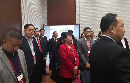 全國人大代表、方大集團(tuán)董事長(zhǎng)熊建明參加最高人民法院第一巡回法庭視察調(diào)研座談